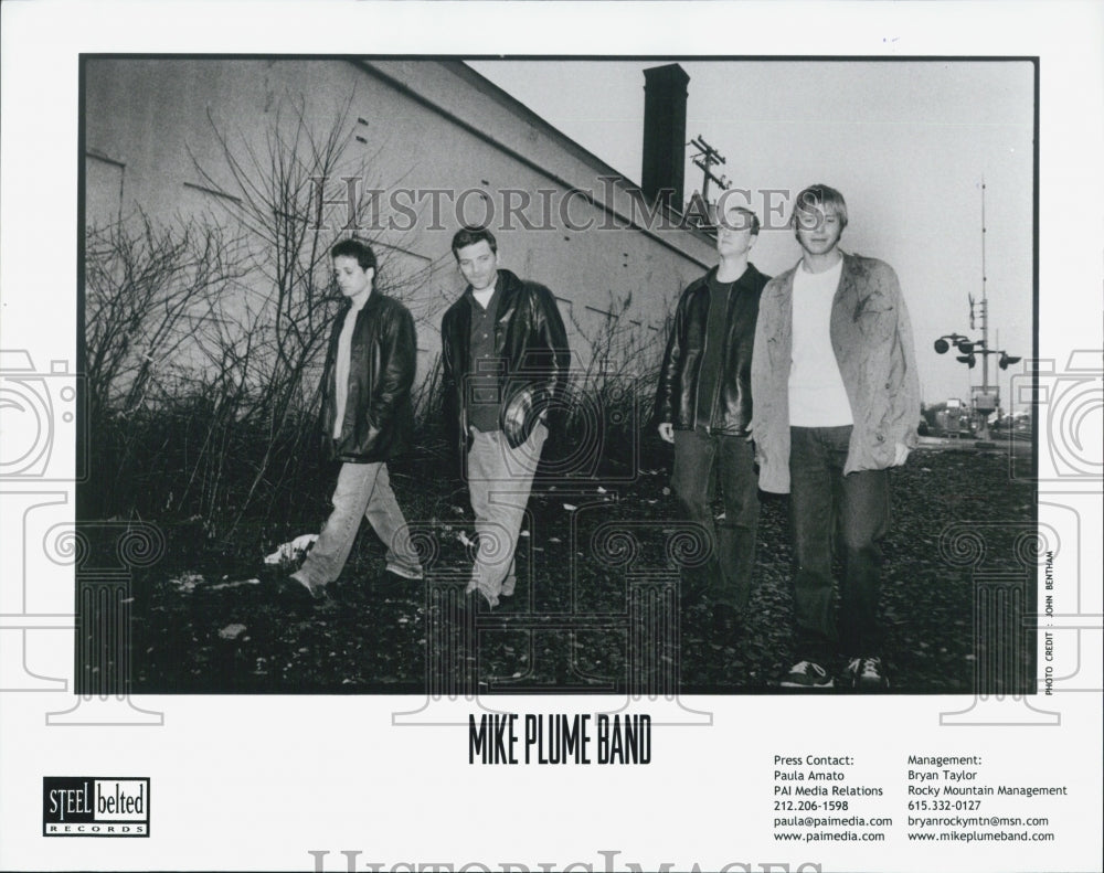 2002 Press Photo Mike Plume Band - Historic Images