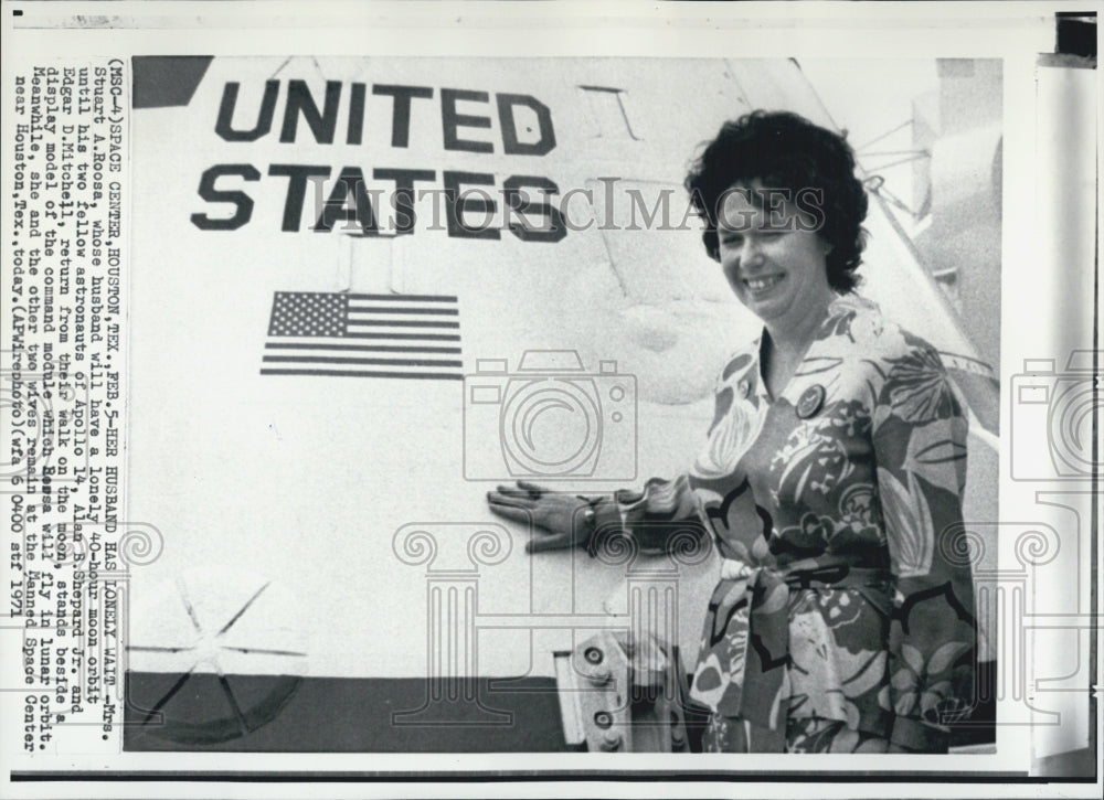 1971 Mrs Stuart Roosa Wife of Astronaut - Historic Images