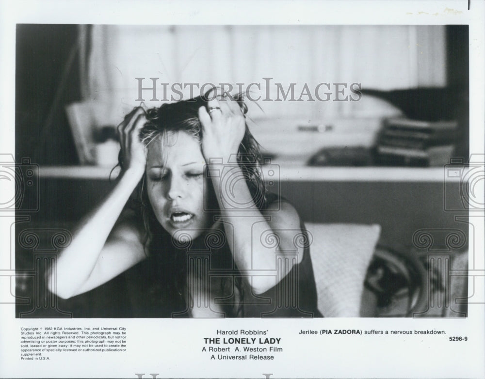 1984 Press Photo of Pia Zadora in a scene from &quot;The Lonely Lady&quot; - Historic Images