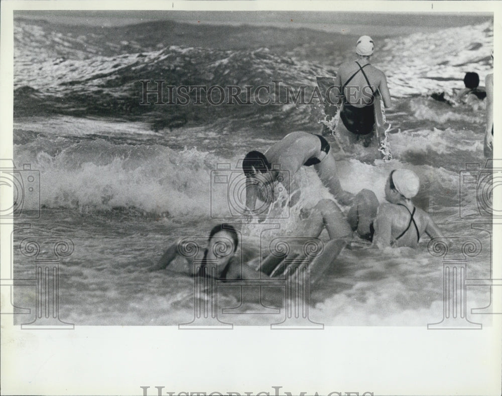 1982 Press Photo Village of Bolingbook Indoor Wave Pool - Historic Images