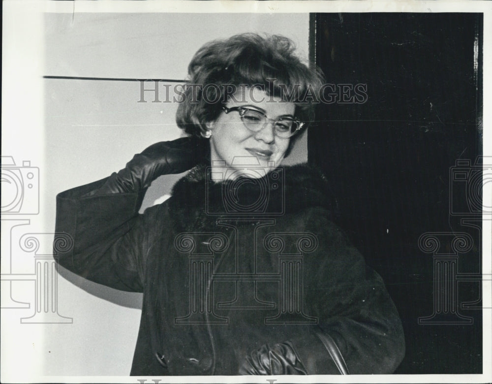 1966 Call Girl Jane Rich Outside Of Court Room After Arrest - Historic Images