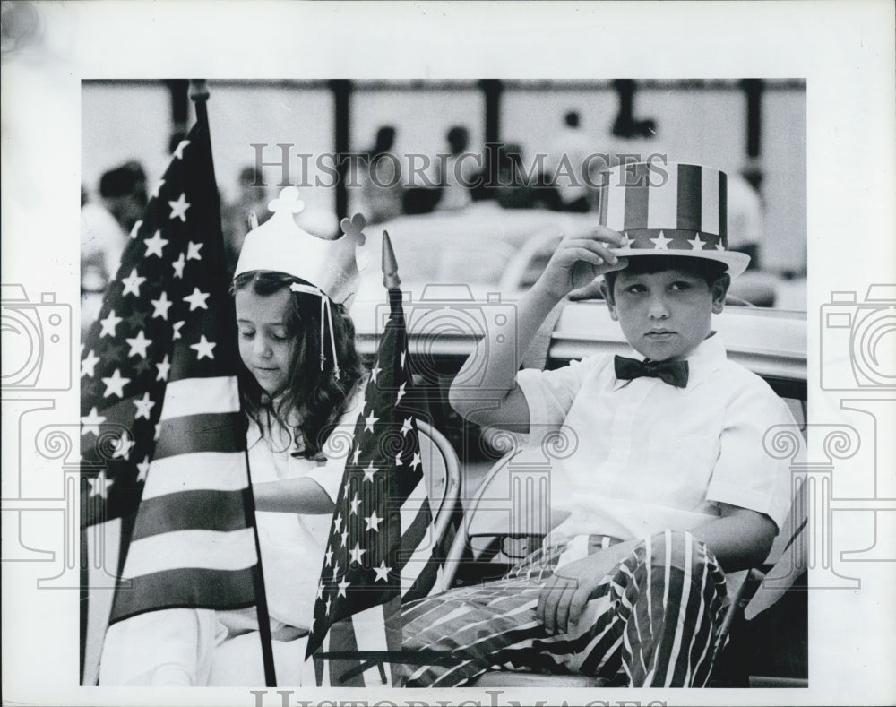 1983 Press Photo 4th of July Parade - Historic Images