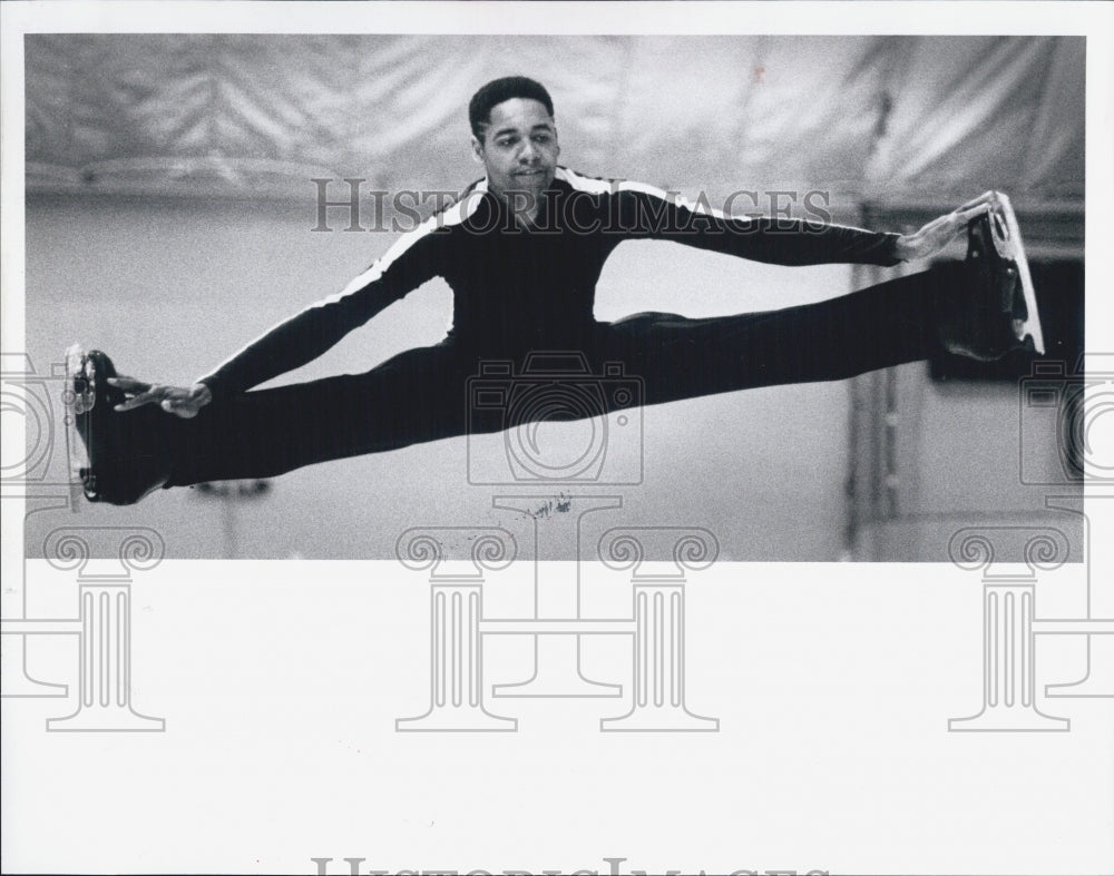 1989 Press Photo Larry Holliday,Chicago figure skater practices for Olympics - Historic Images