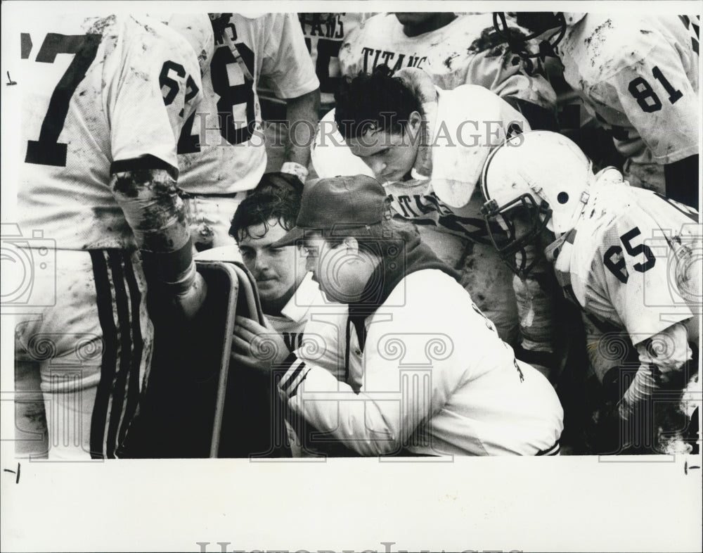 1986 Press Photo Rich Bye Coach Titans - Historic Images