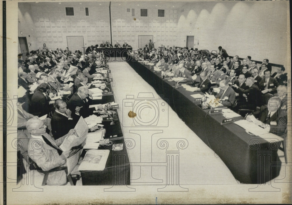 1974 Committee of 20 at the International Monetary Fund meeting - Historic Images