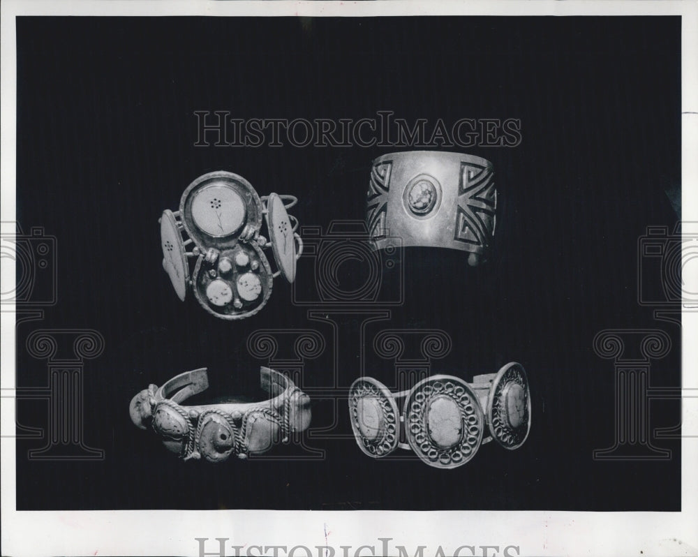 1973 Press Photo Authentic handcrafted Indian Jewelry - RSG51985 - Historic Images