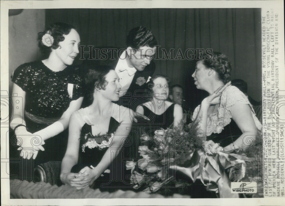 1936 Mrs. Roosevelt at Ball - Historic Images