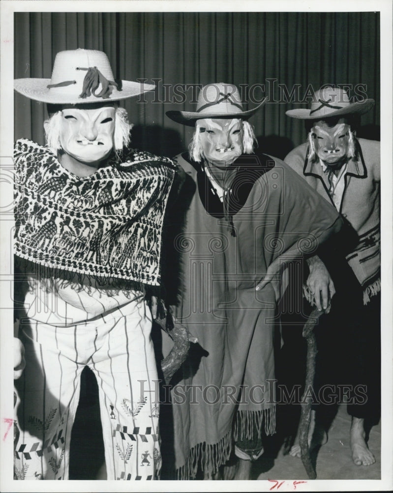 1964 Press Photo Florida Presbyterian College Students Costumes Dance The - Historic Images