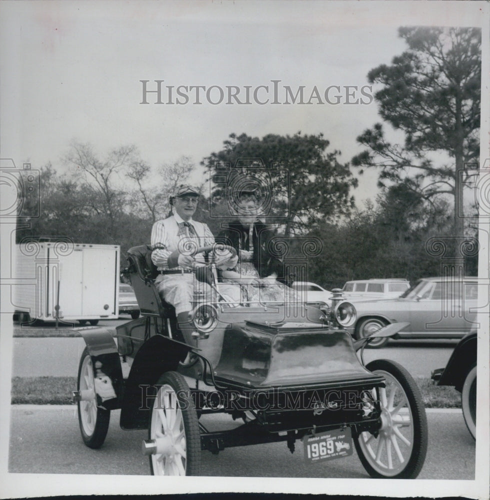 1970 Mr. Mrs. Parke D. Robinson St. Petersburg Florida 1904 Cadillac - Historic Images