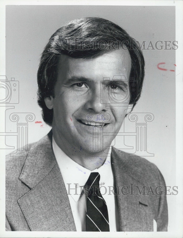 1982 Press Photo NBC News Correspondent Tom Brokaw - Historic Images