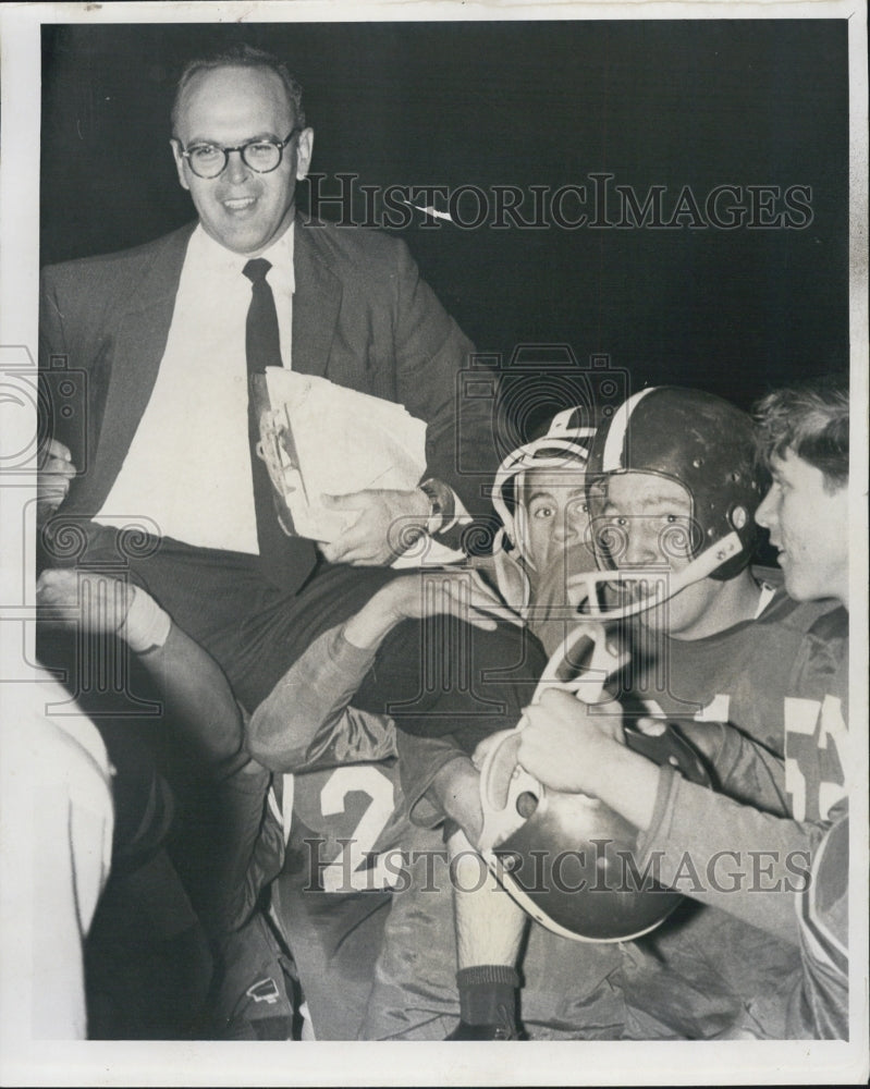 1958 Royal Oak Happy coach Joy lofton - Historic Images