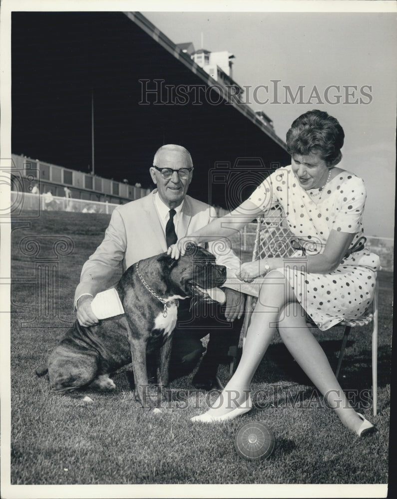 1964 Webb &amp; Marge Everett and their boxer Biff, in front of their - Historic Images