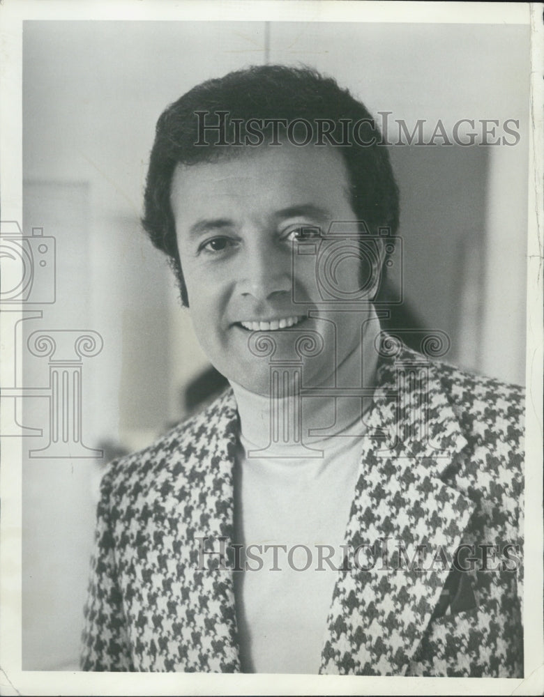 1972 Vic DAmone Singer with Alan Drake - Historic Images