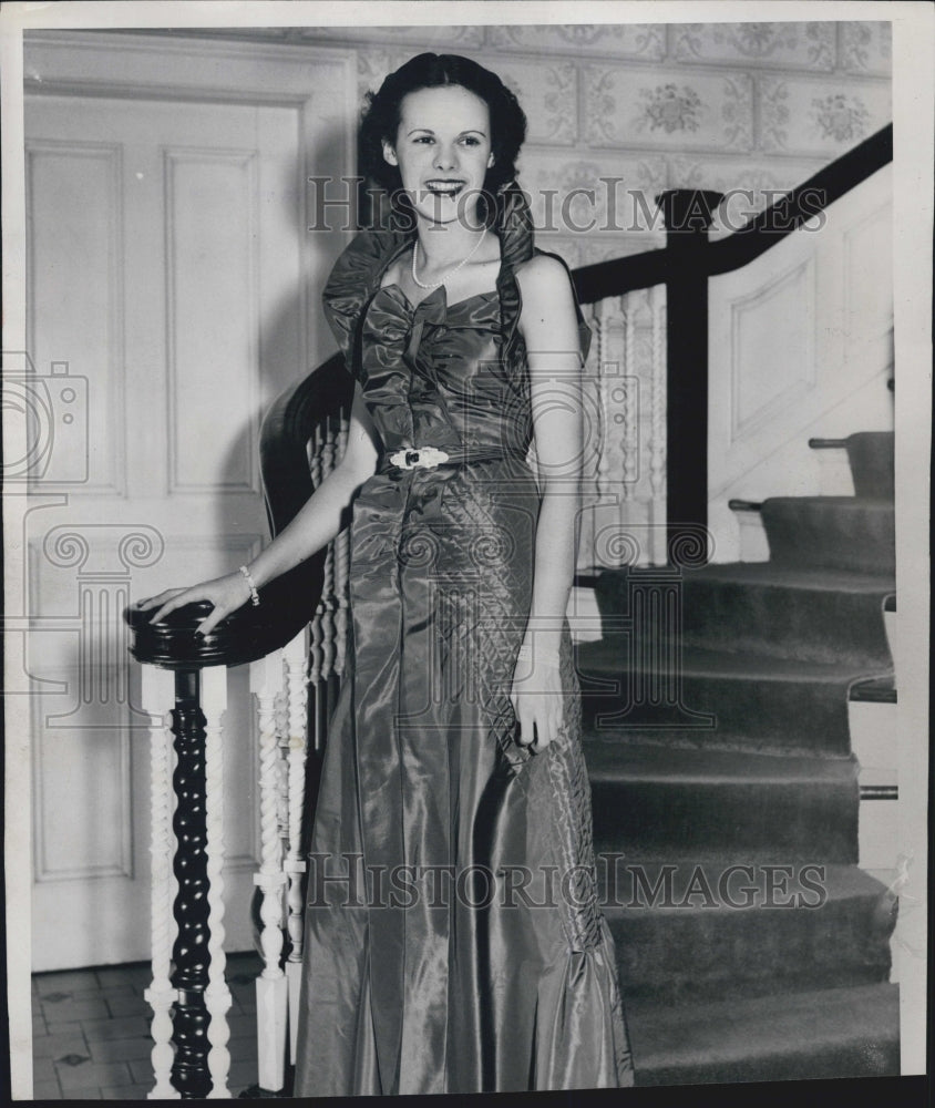 1935 Mrs. William E. Weiss, Jr. Detroit Socialite - Historic Images