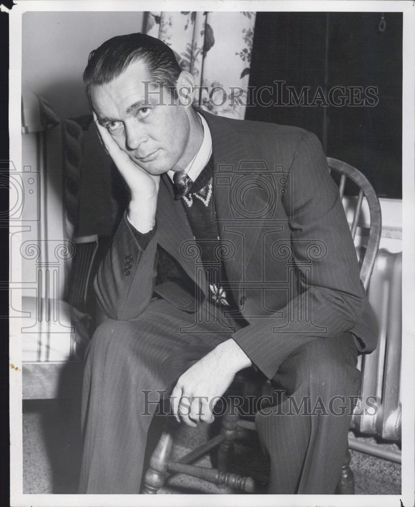 1951 Kenneth Rosebush, father of quads at hospital. - Historic Images
