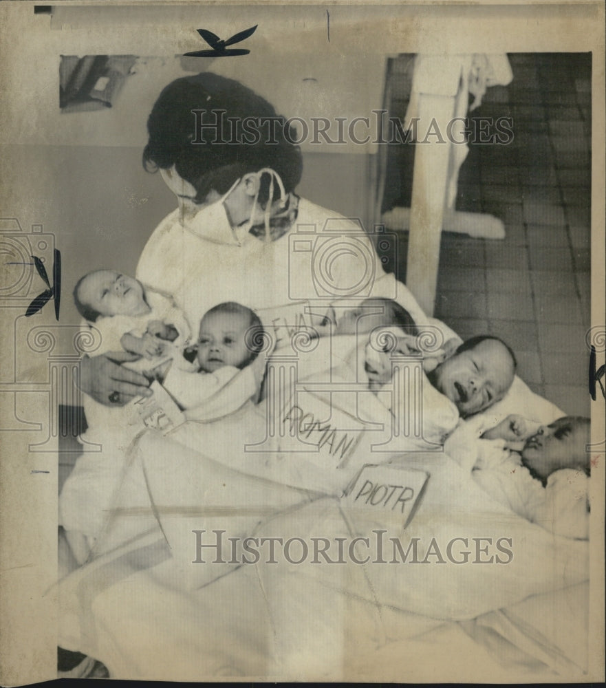 1971 Mrs. L Rychert and her quintuplets. - Historic Images