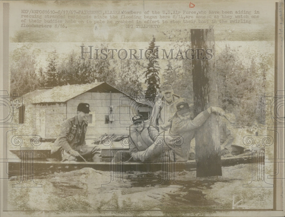 1967 US Air Force Members Illinois Flood Rescue Efforts - Historic Images