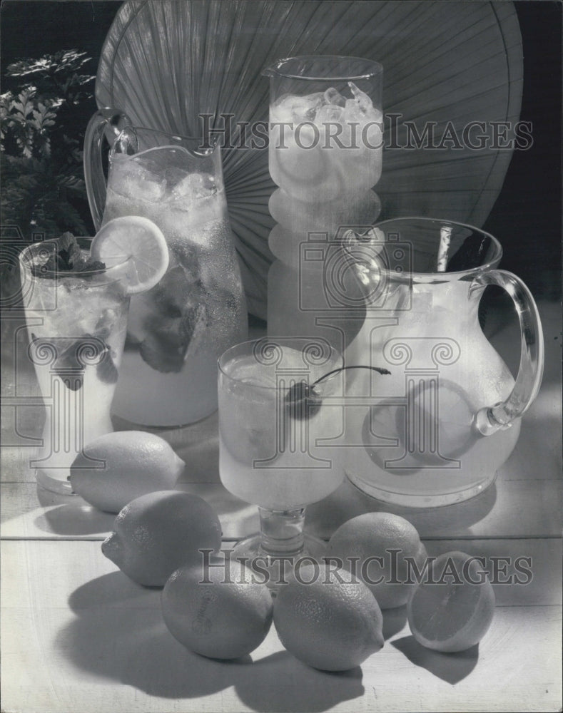 1983 Press Photo Old Fashioned Homemade Lemonade - Historic Images