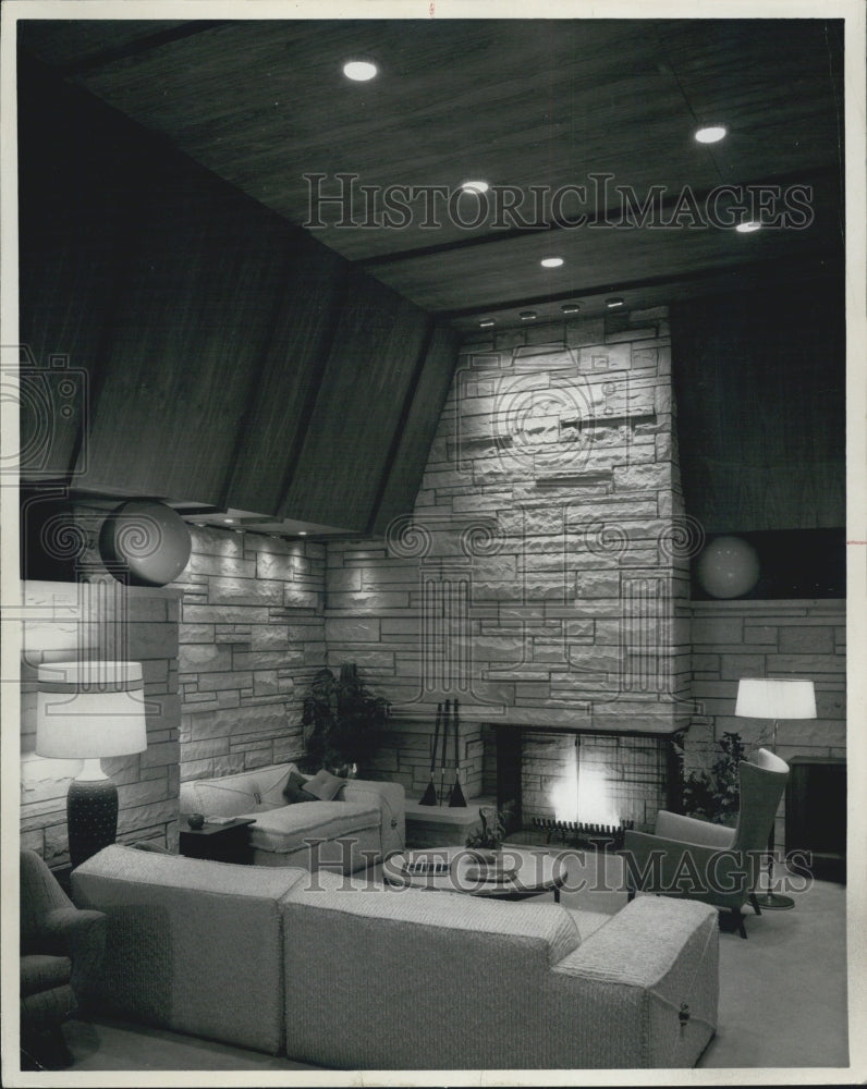 1968 Press Photo Appropriate Lighting in Room - Historic Images