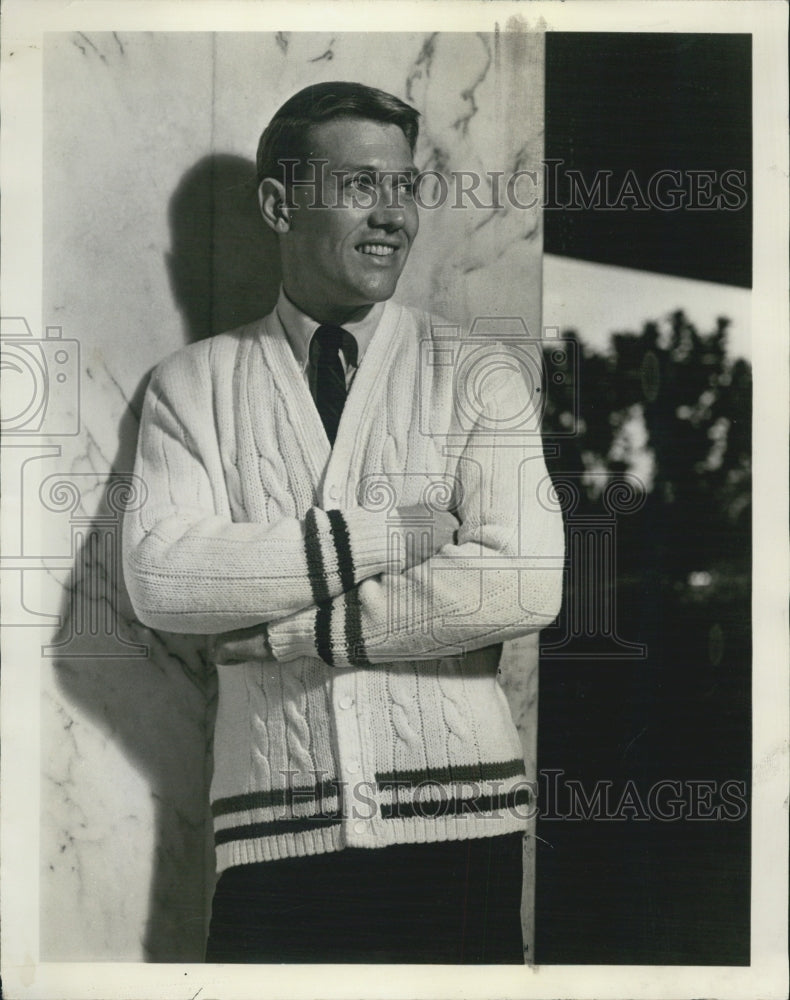 1962 Press Photo Mens Fashion Sweater - RSG53151 - Historic Images