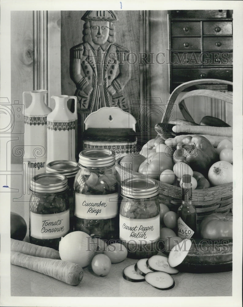 1977 of fresh-from-the-garden vegetable relishes and conserves - Historic Images