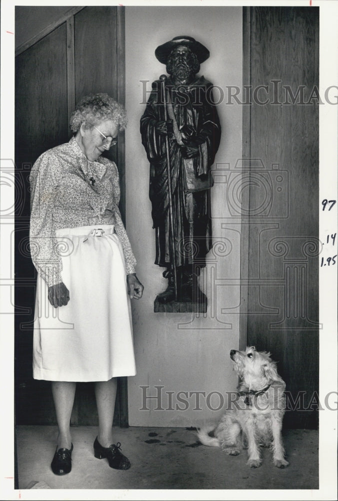 1987 Press Photo Sister Mary Paula And Her Dog - Historic Images