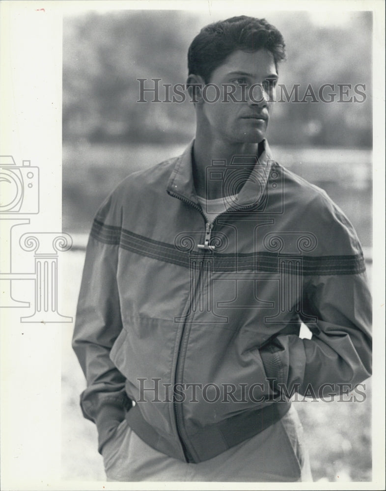 1985 Press Photo Lincoln Park Men&#39;s Fashions Jacket Coke Clothes - Historic Images