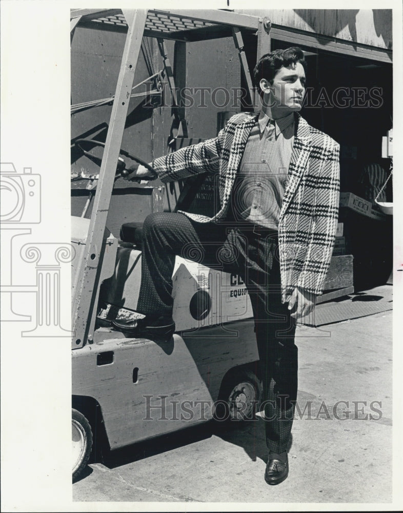 1985 Press Photo Mens Fall Fashion black white Sportscoat - Historic Images