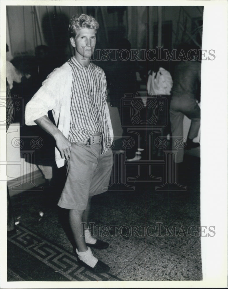 1985 Press Photo 1970&#39;s Fashion. in Limelight Dance Club. - Historic Images