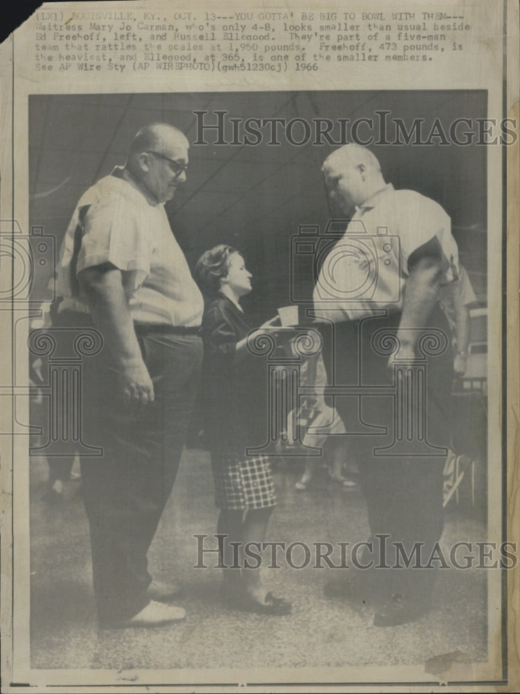 1966 Waitress With Large Men Russell Ellegood Ed Freehoff - Historic Images