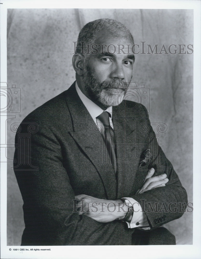 1991 Press Photo Ed Bradley in the Street Stories. - Historic Images