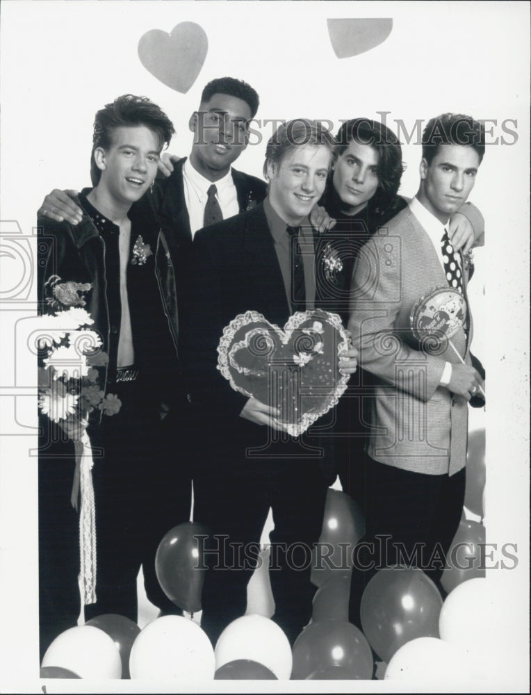 1991 Press Photo cast Photo of &quot;Guys Next Door&quot; - Historic Images