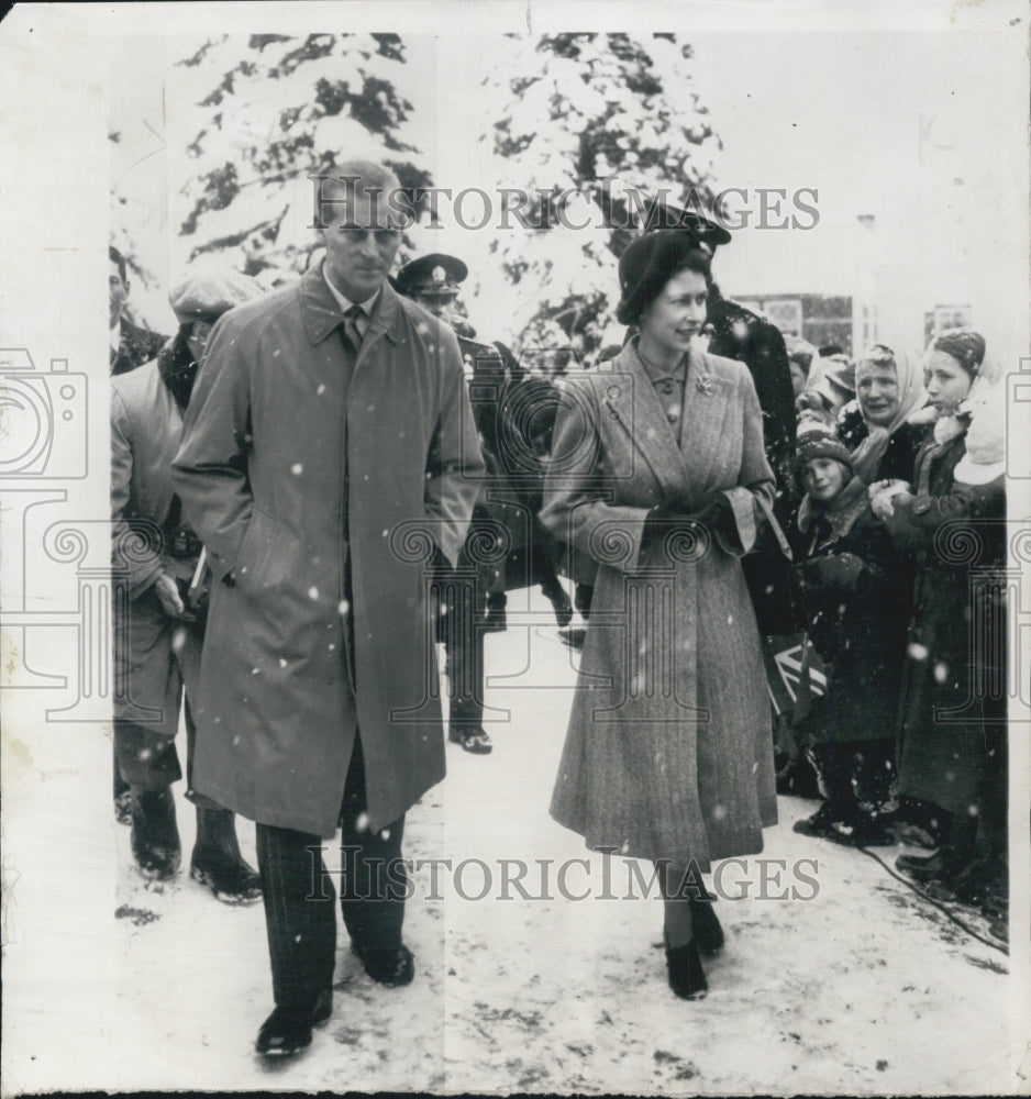 1951 Princess Elizabeth and Prince Philip in Trinity Anglican Church - Historic Images