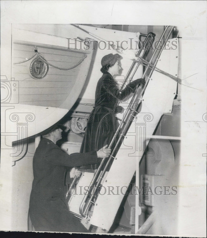 1951 Princess Elizabeth and Husband Duke of Edinburgh - Historic Images