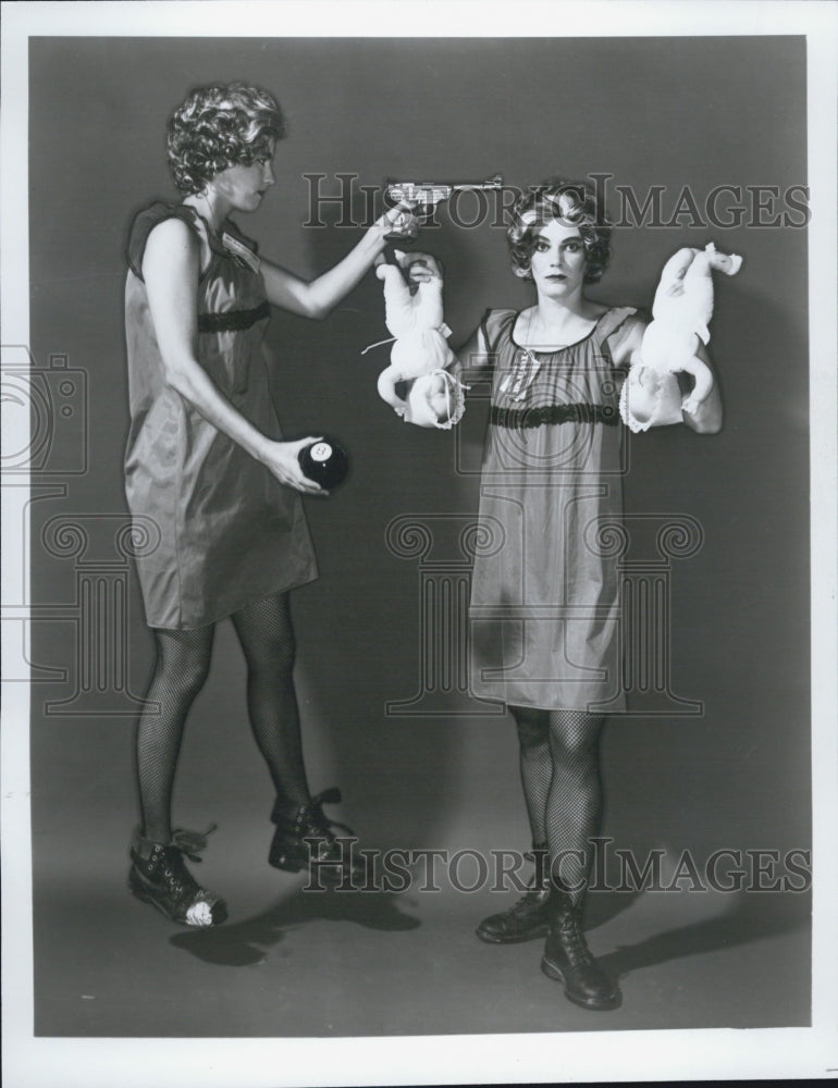 1991 Press Photo Brigid Murphy Puts On Halloween Version Of Milly&#39;s Orchid Show - Historic Images