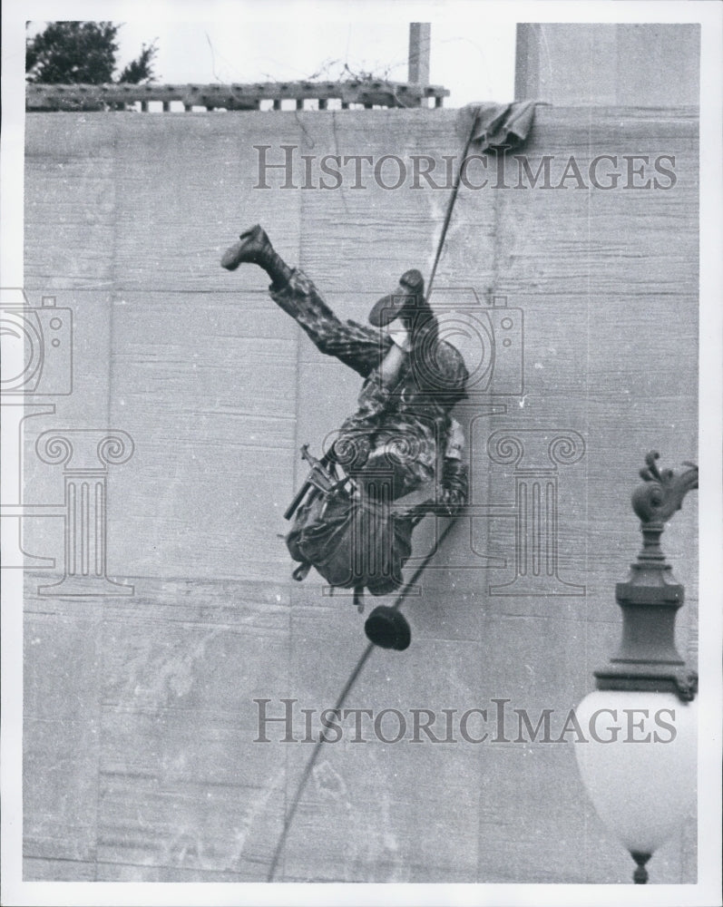 1965 Rappeller Losing Balance Coming Down Wall - Historic Images