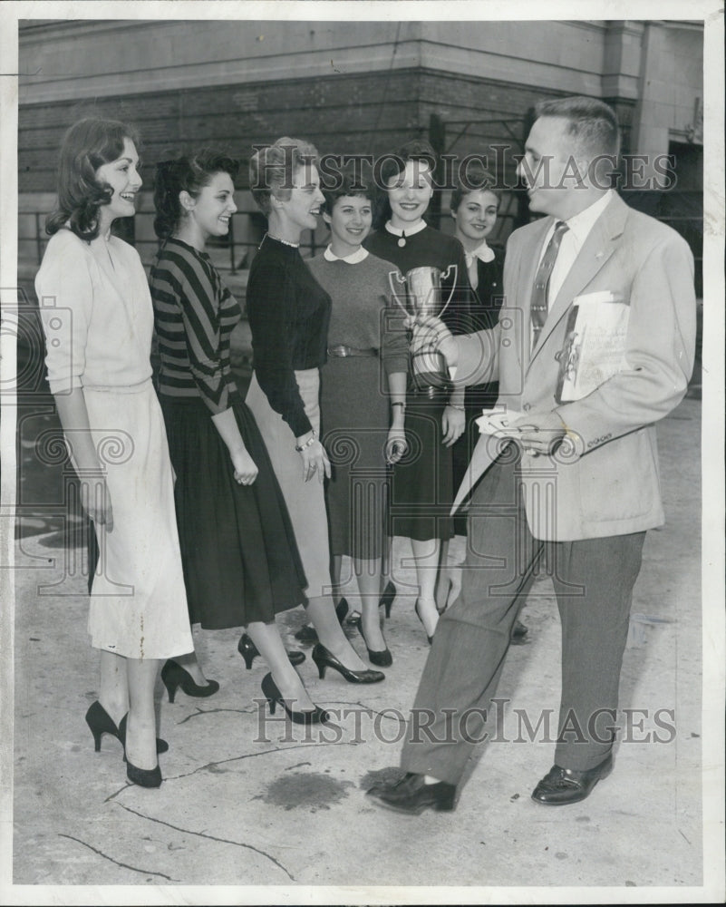 1956 Press Photo University Illinois Homecoming Queen contest - RSG54975 - Historic Images