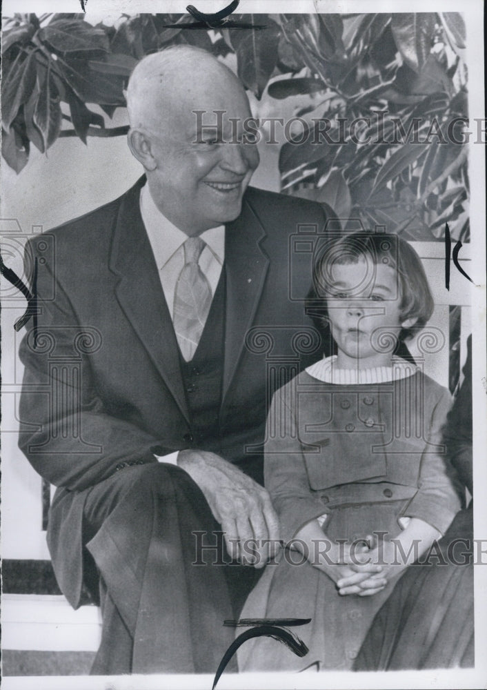 1956 Press Photo President Eisenhower grand-daughter Susan Ann - Historic Images