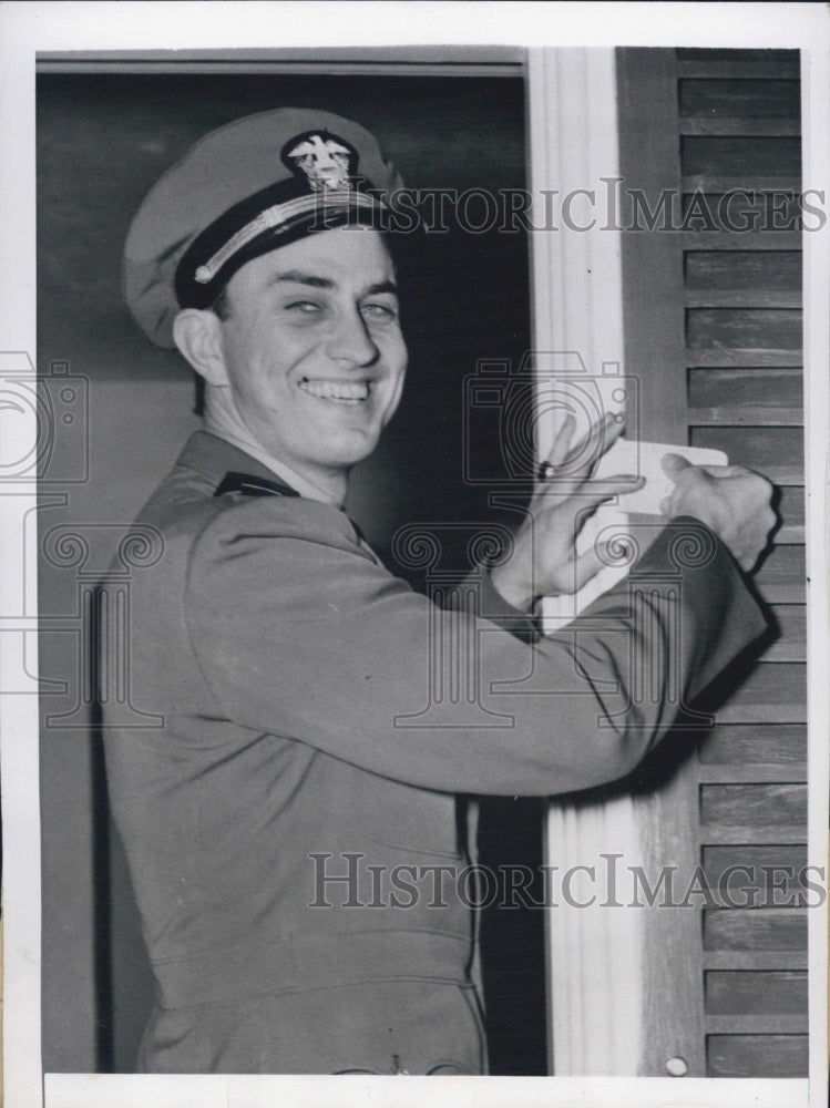 1944 Lt. Comdr. Franklin D. Roosevelt Jr. Dilido Island residence - Historic Images