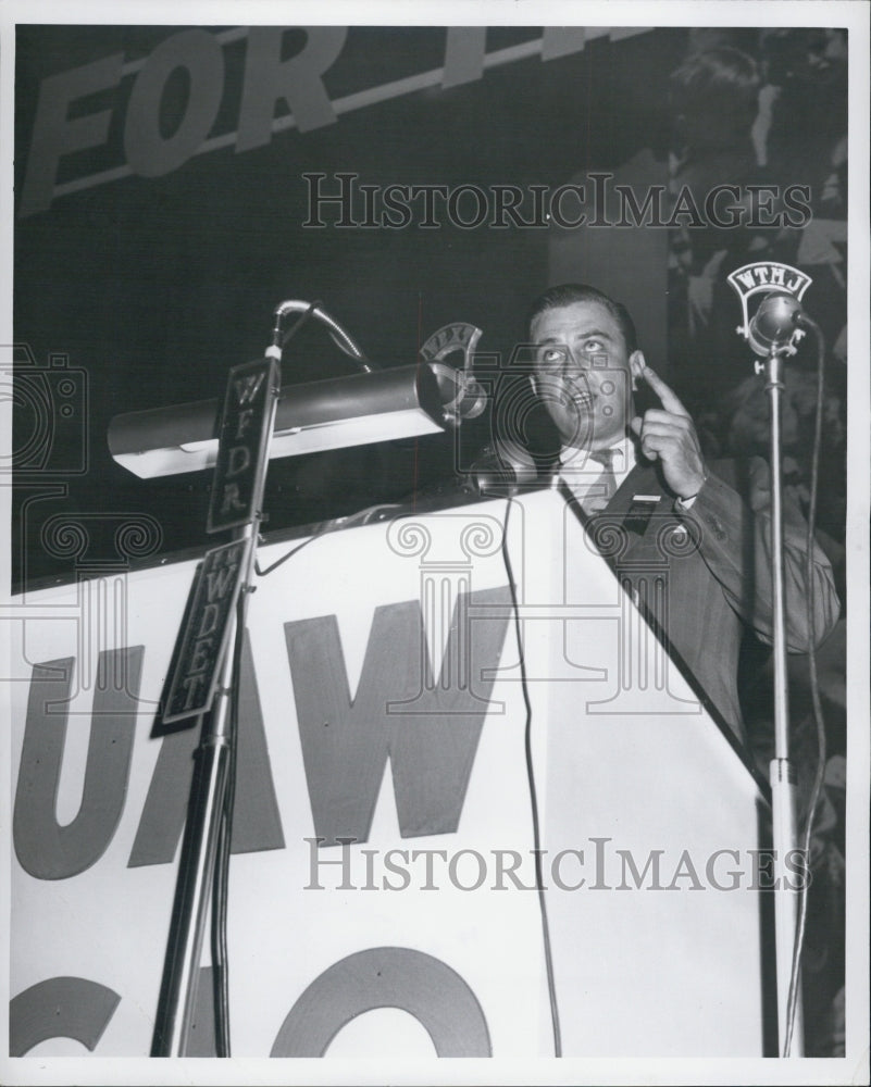 1949 Press Photo Franklin Roosevelt Jr. U.A.W. C.I.O. Convention Wisconsin - Historic Images