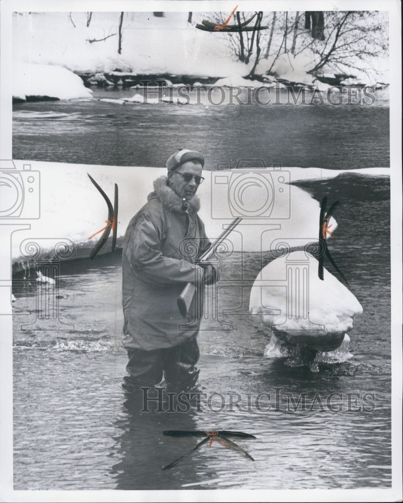 1962 David Shetter duck hunting Michigan - Historic Images