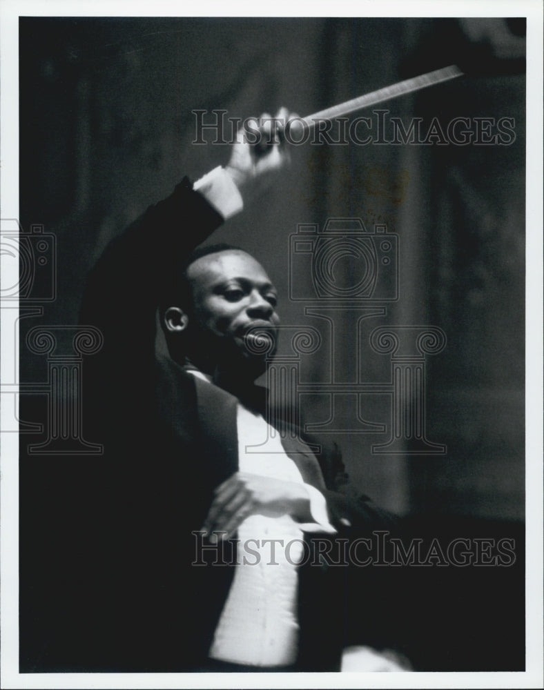 1992 Press Photo Leslie Dunner Conductor - Historic Images