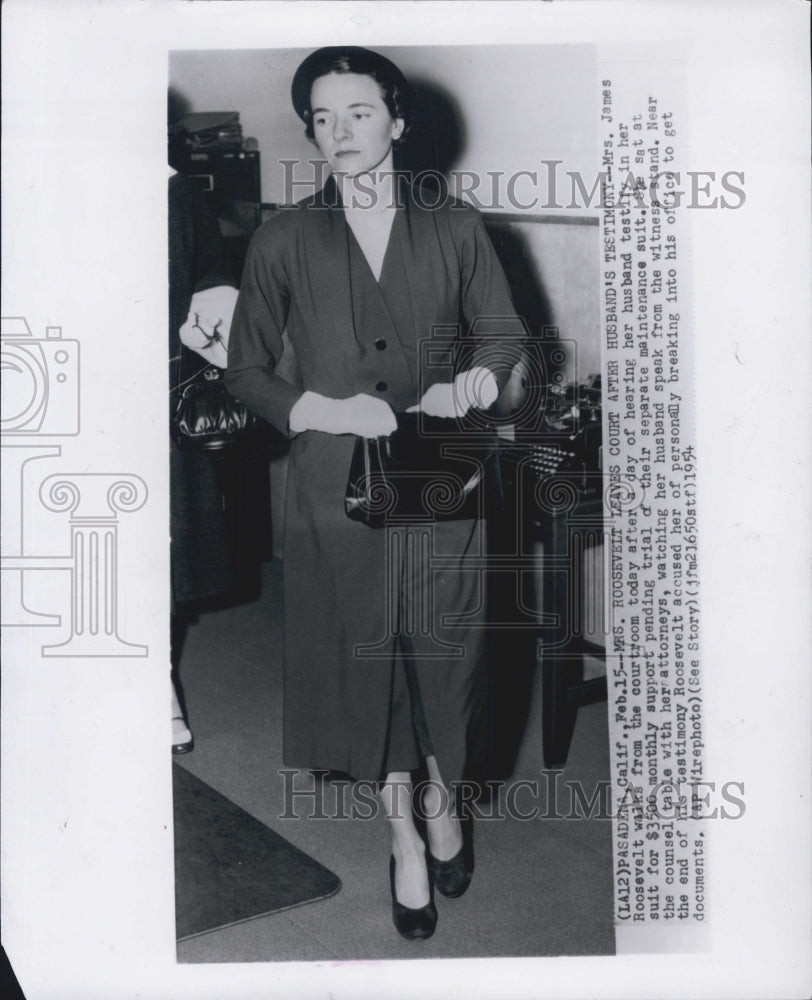 1954 Mrs Roosevelt Leaves Court After Husbands Alimony Testimony - Historic Images