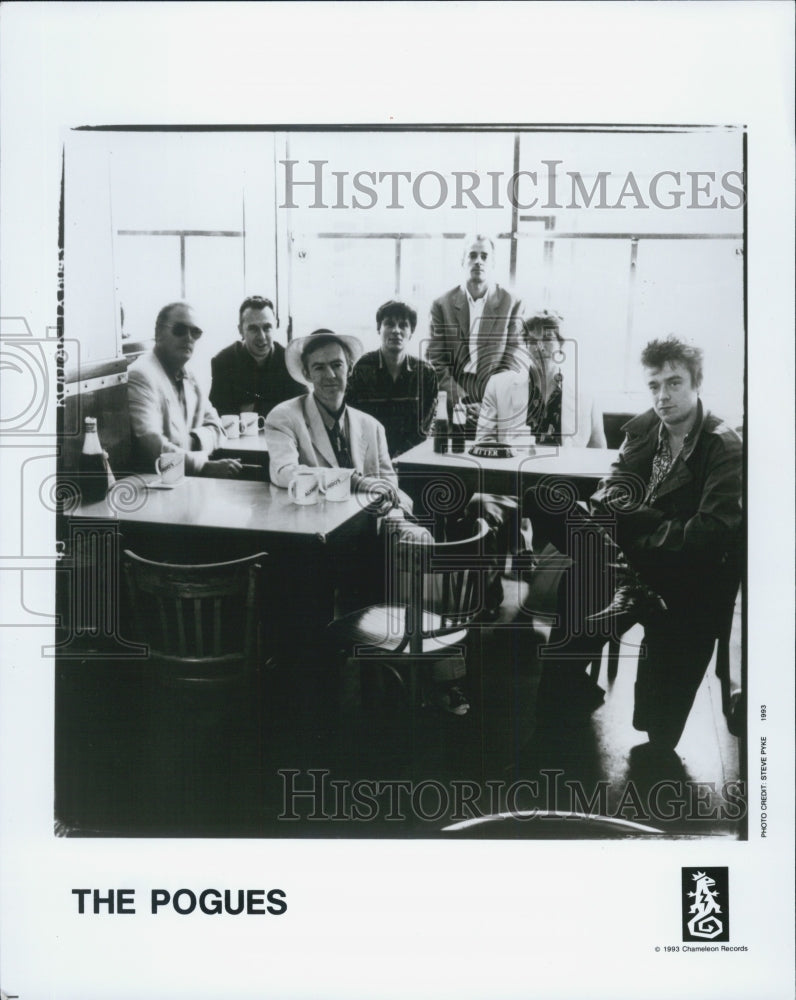 1994 Press Photo Band The Pogues Sitting IN nafe COPY - Historic Images