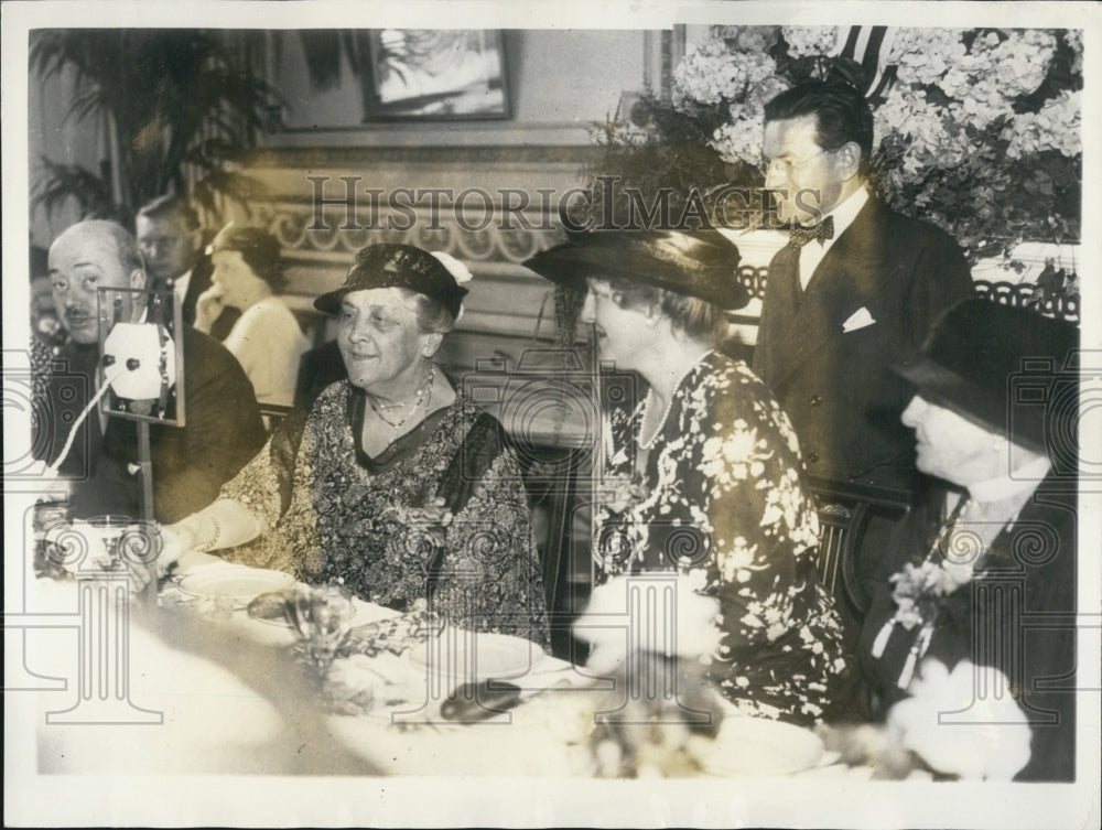 1934 Mrs. James Roosevelt mom of president womens club Paris - Historic Images