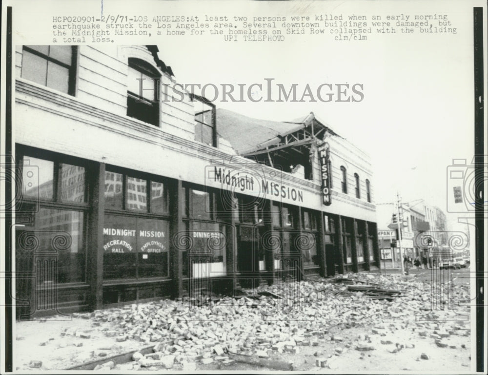 1961 Early morning earthquake Los Angeles - Historic Images