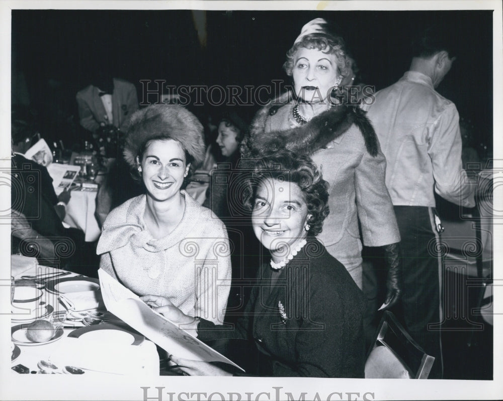 1962 Press Photo Mrs. Alexander Smith Mrs. Don McLucas - RSG56135 - Historic Images