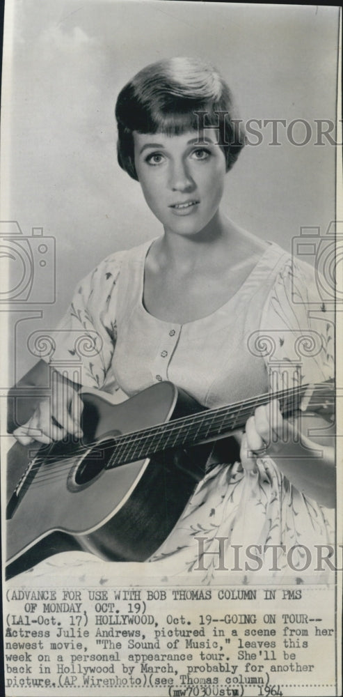 1964 Julie Andrews In Scene From Sound Of Music With Her Guitar - Historic Images