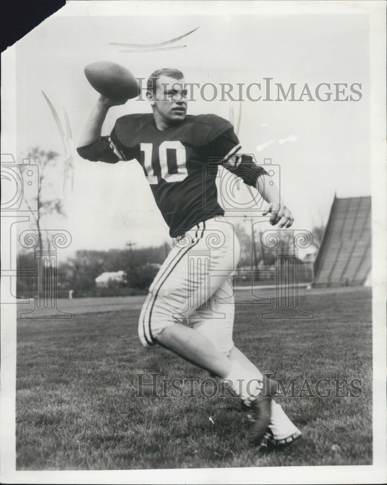 1960 Richard Thornton football player - Historic Images