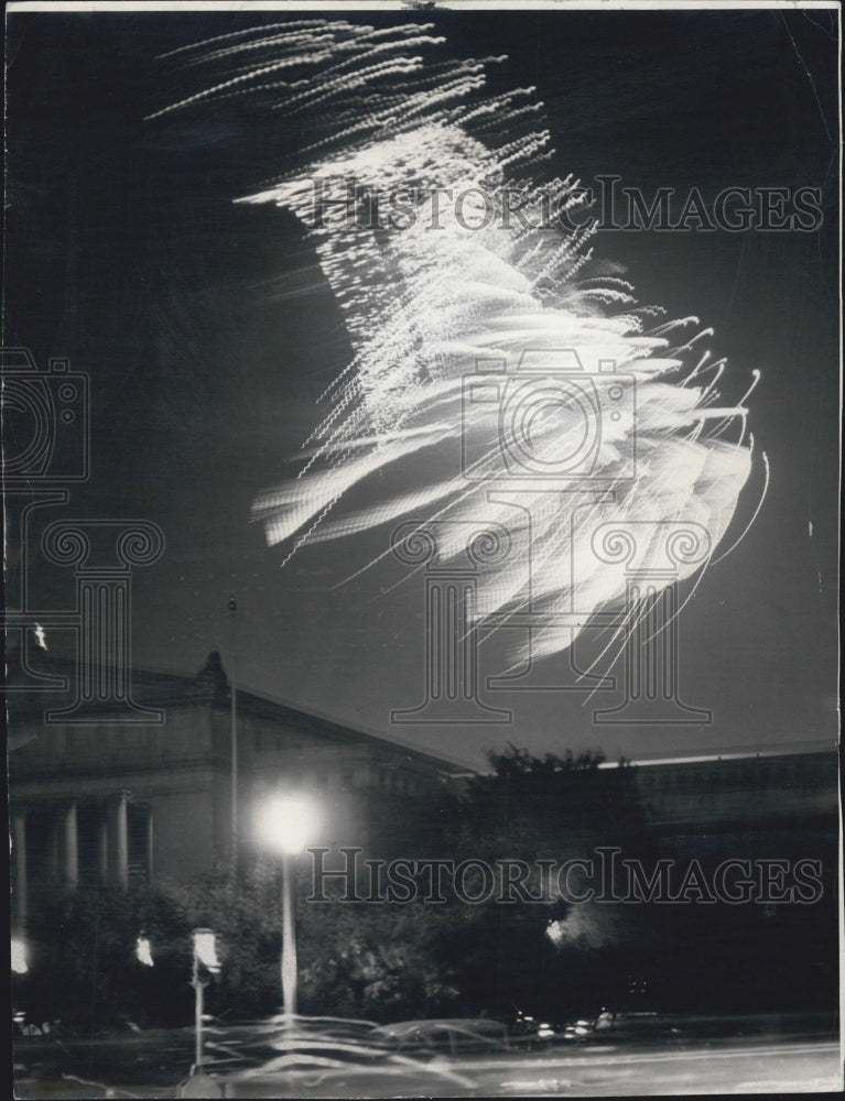 1958 Independence Day Fireworks/Chicago National History Museum - Historic Images